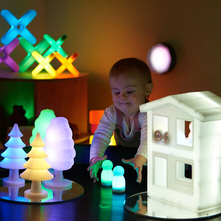 TTS Small World Glow People 6pk  hi\-res