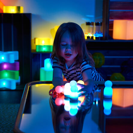 TTS Small World Glow People 6pk  hi\-res