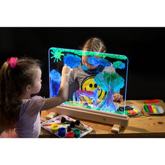 Magic Light Easel H467 x L557mm  hi-res