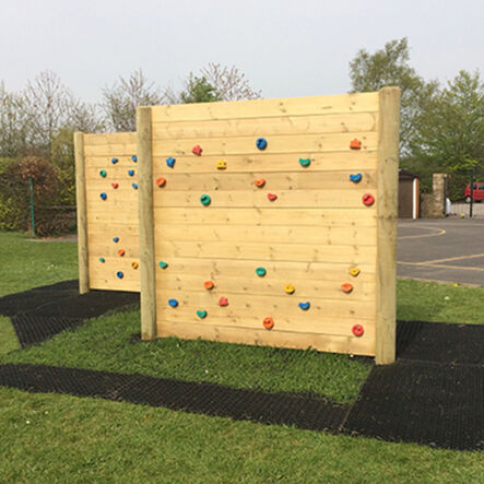 Zig Zag Traverse Climbing Walls 3  hi\-res