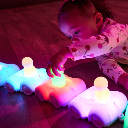 TTS Small World Glow Wagons 4pk  hi\-res
