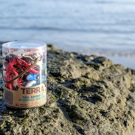 Small World Tub of Ocean Creatures 60pk  hi\-res