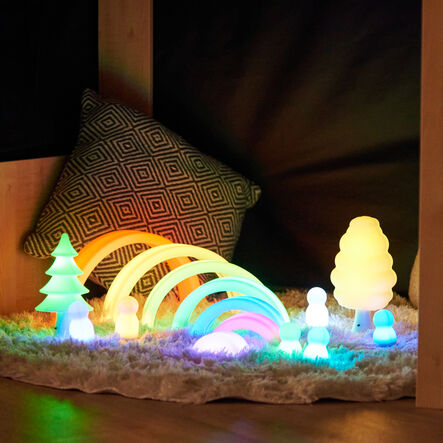 TTS Small World Glow People 6pk  hi\-res