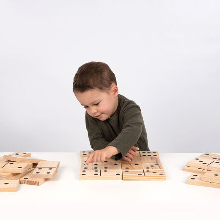 Wooden Dominoes  hi\-res
