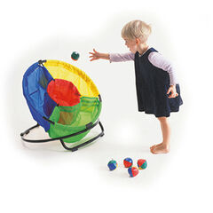 Gonge Throwing Game  hi-res