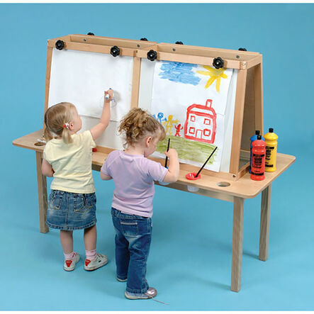 Four Person Table Easel  hi\-res