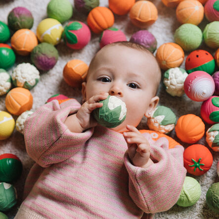 Oli \x26 Carol Baby Sensory Balls Fruit \x26 Veg Big Bundle  hi\-res