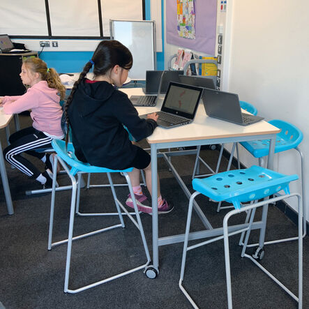Project Table Writeable H890 x W1350 x D760mm  hi\-res